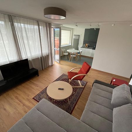 New Flat With A Mountain View, Garage Parking Apartment Banska Bystrica Exterior photo